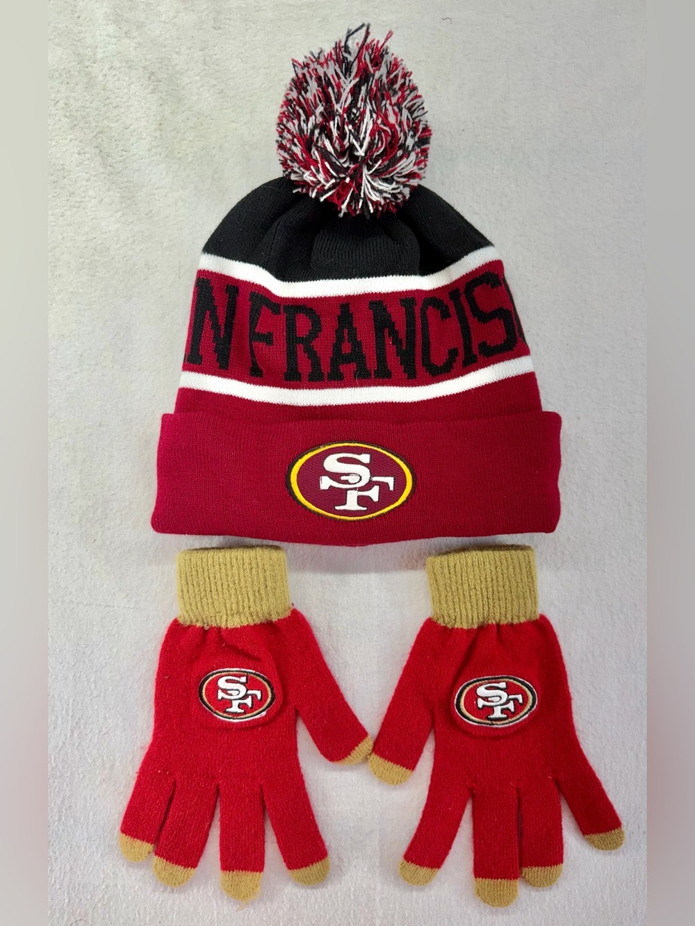 San Francisco Adult Pom Beanie and Gloves Set - Red/Black